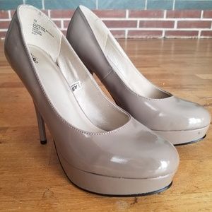 Mossimo taupe platform heels